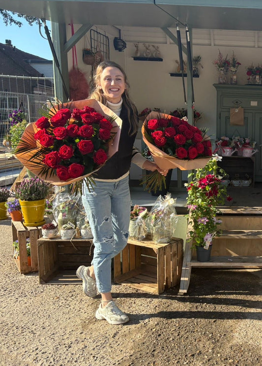 Valentijnsboeket Rode Rozen incl. gratis doos Bonbons!